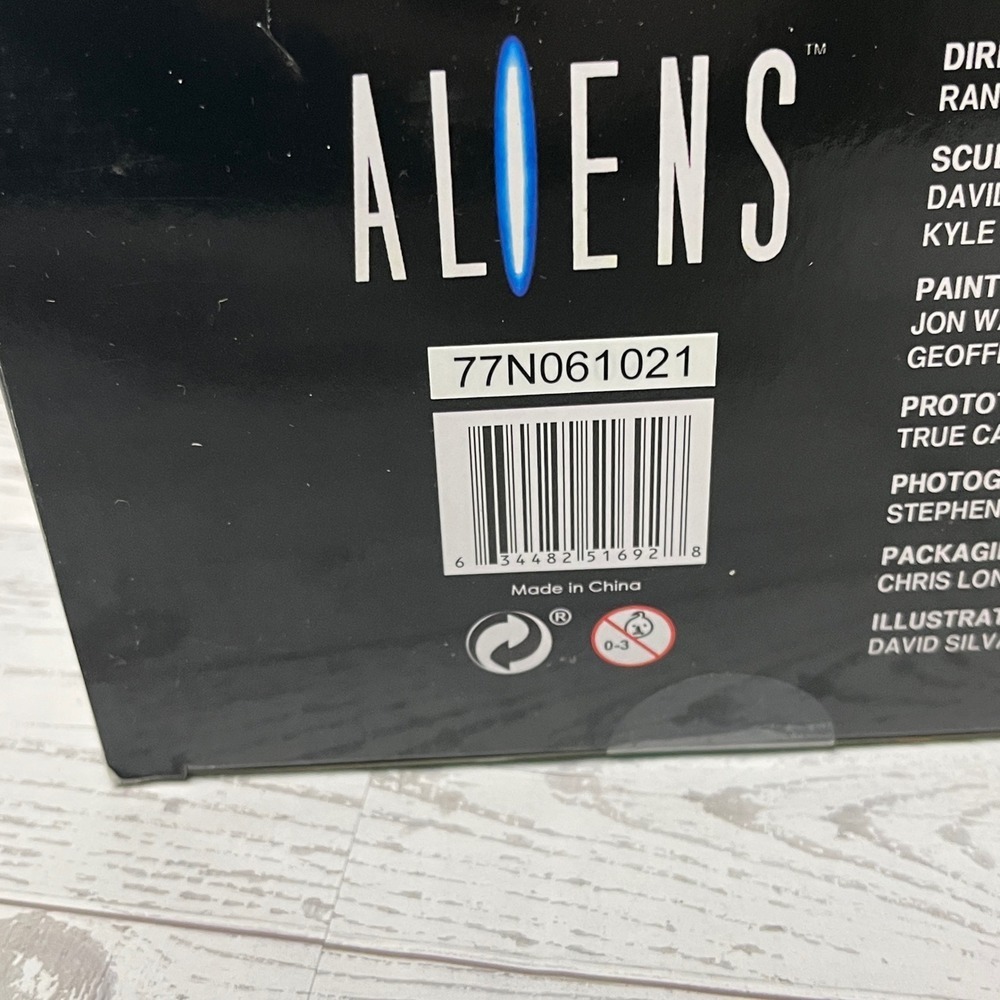 NECA Aliens Rhino Alien Action Figure Kenner Tribute Translucent Orange Black - Picture 5 of 12